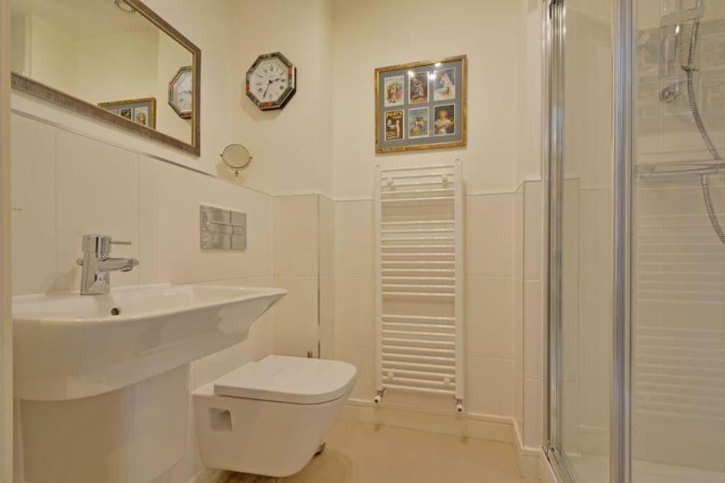 Stunning Apartment, Balconies, Private Beach, Coast Path Charlestown (Cornwall) Extérieur photo