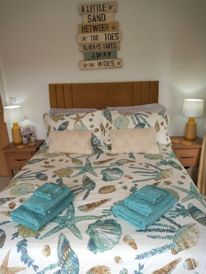 Stunning Apartment, Balconies, Private Beach, Coast Path Charlestown (Cornwall) Extérieur photo