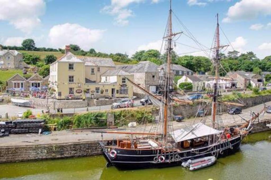 Stunning Apartment, Balconies, Private Beach, Coast Path Charlestown (Cornwall) Extérieur photo