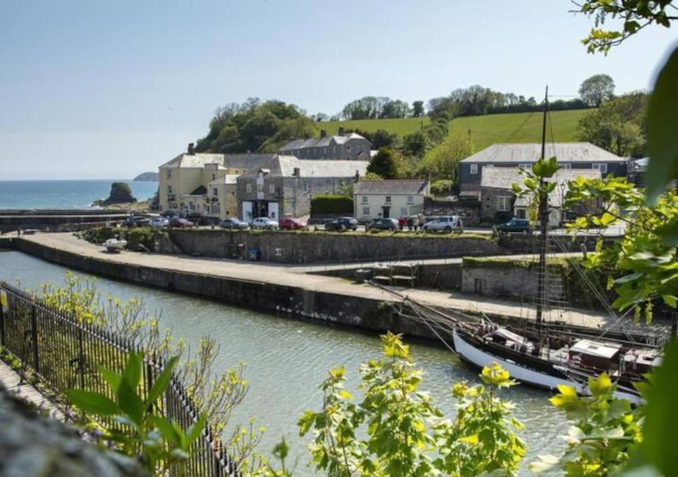 Stunning Apartment, Balconies, Private Beach, Coast Path Charlestown (Cornwall) Extérieur photo