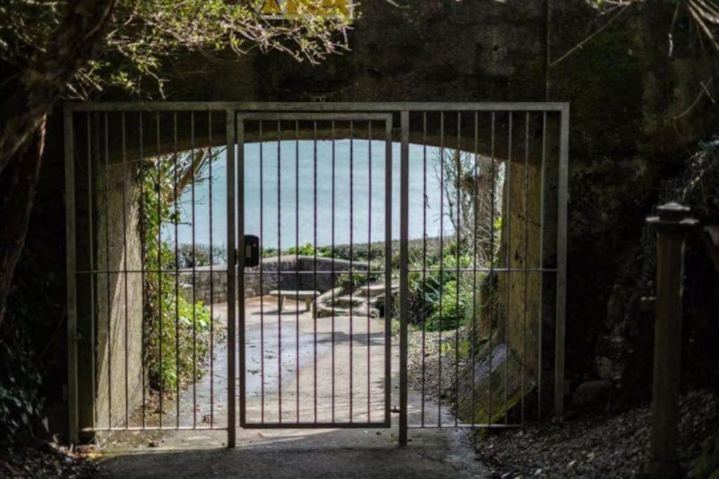 Stunning Apartment, Balconies, Private Beach, Coast Path Charlestown (Cornwall) Extérieur photo